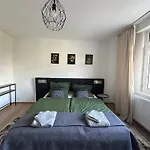 Avella House Apartamento *